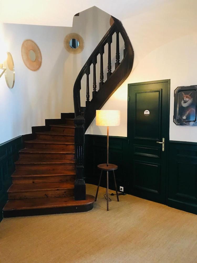 Ama Hotel